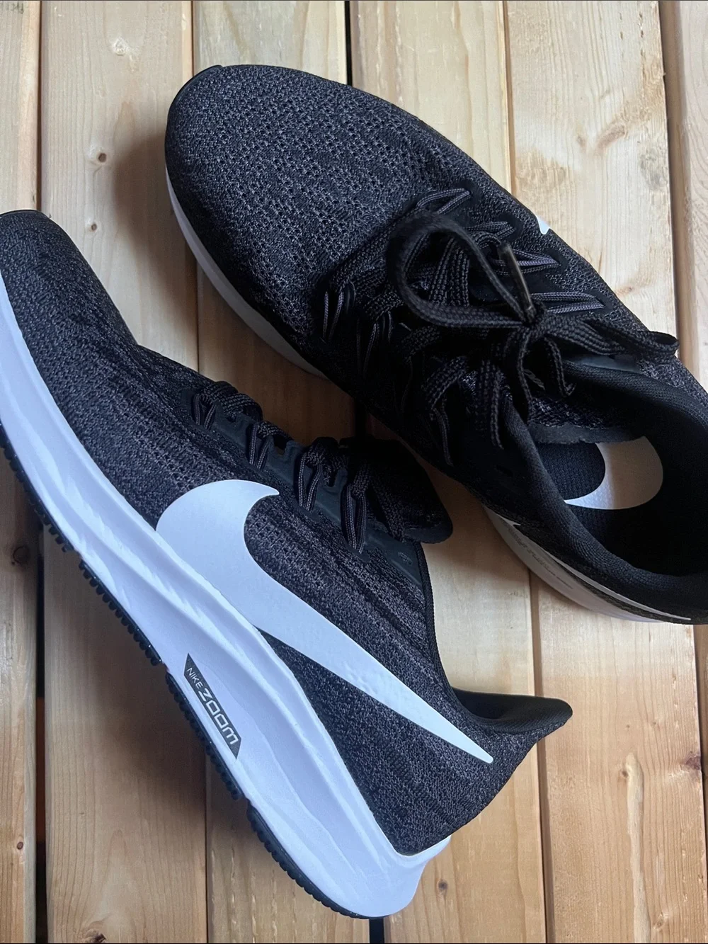 Nike Black Running Shoes with White Swoosh - Performance Trainer